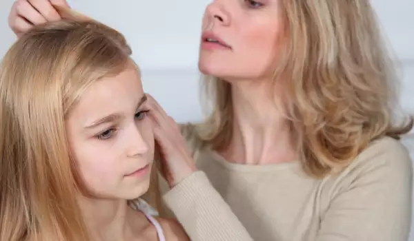 Thin hair in a child